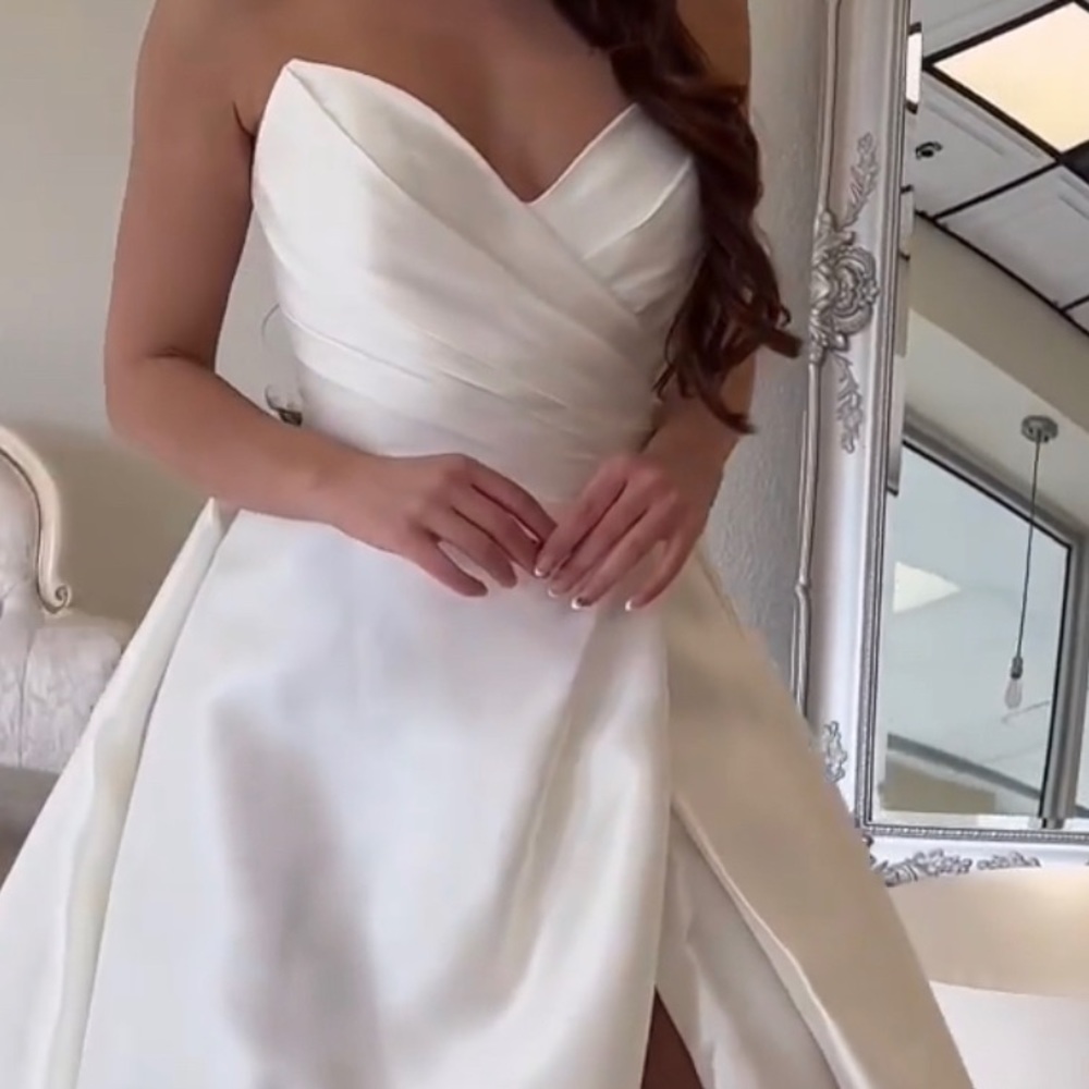 EnzoAni Ball Gown Wedding Dress